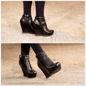Camilla Skovgaard Saw Sole Black Leather Wedge
Ankle Booties Size 8